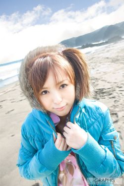 日本美女一丝一不掩